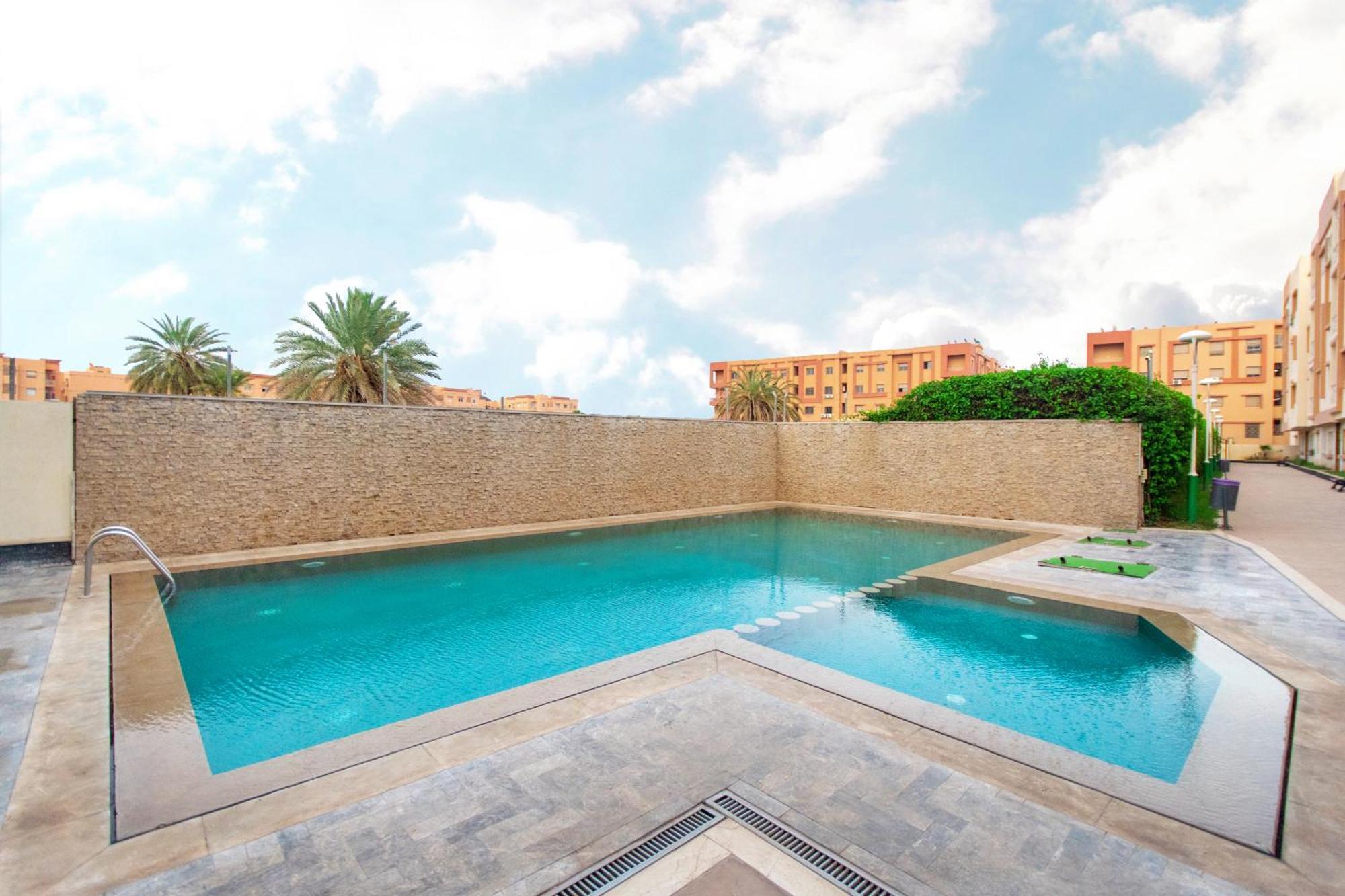 Apartamento 10 Min Menara Airport, Con Piscina *