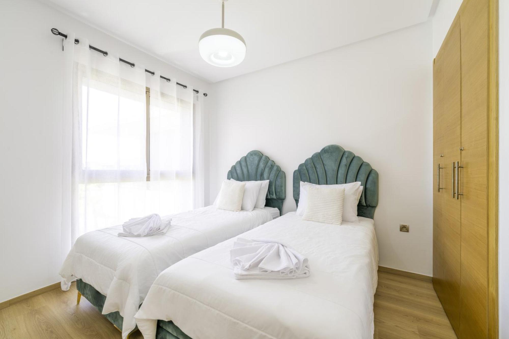 Vue Montagnes, Golf Et Piscine, Luxe A Marrakech