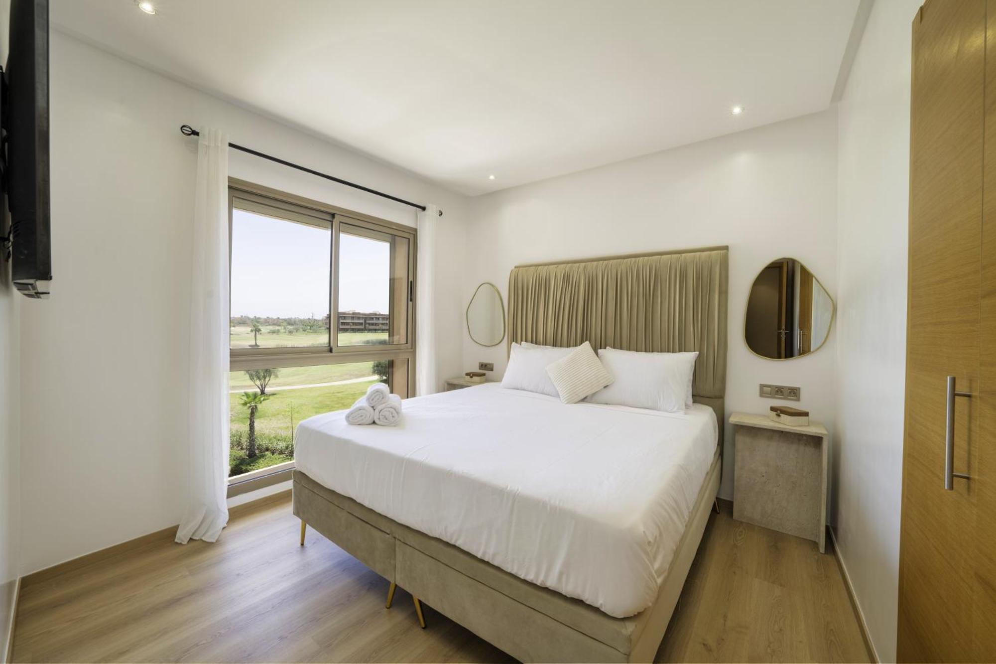 Vue Montagnes, Golf Et Piscine, Luxe A Marrakech