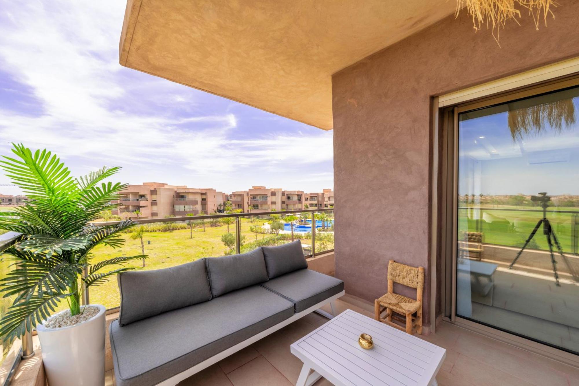 Vue Montagnes, Golf Et Piscine, Luxe A Marrakech