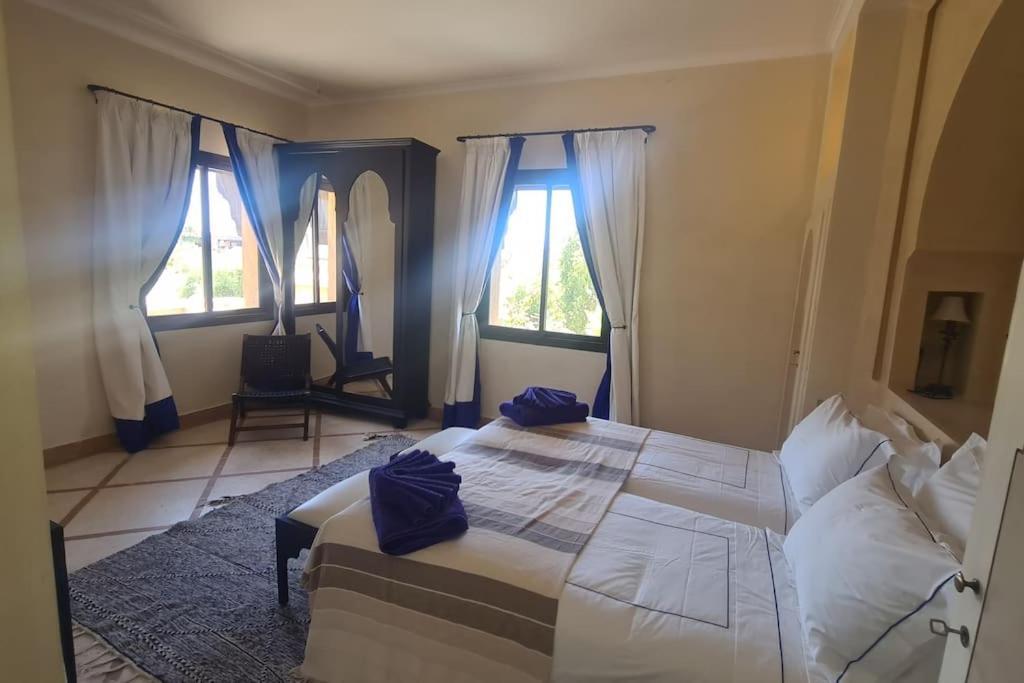 Les Lauriers, 4 Suites, Piscine Privee, Petit Dejeuner Compris