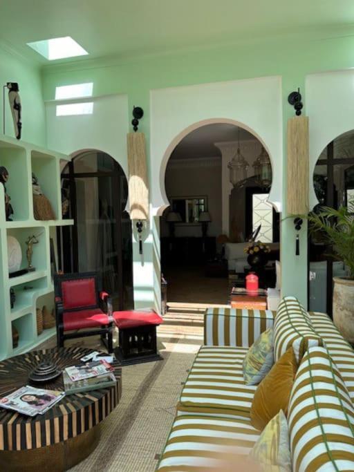 Les Lauriers, 4 Suites, Piscine Privee, Petit Dejeuner Compris Villa