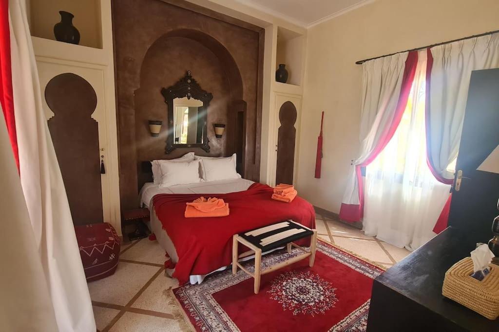 Les Lauriers, 4 Suites, Piscine Privee, Petit Dejeuner Compris Villa