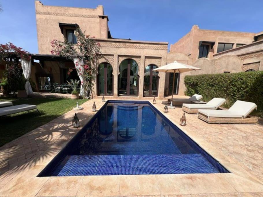 Les Lauriers, 4 Suites, Piscine Privee, Petit Dejeuner Compris