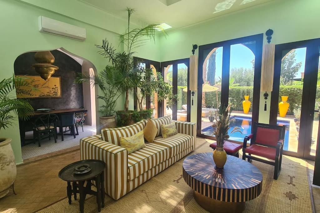 Les Lauriers, 4 Suites, Piscine Privee, Petit Dejeuner Compris *