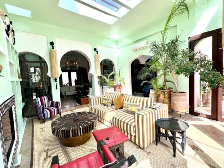 Les Lauriers, 4 Suites, Piscine Privee, Petit Dejeuner Compris *
