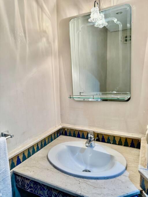 Beautiful Hivernage With Pool & Balcony, Near Attractions Apartment