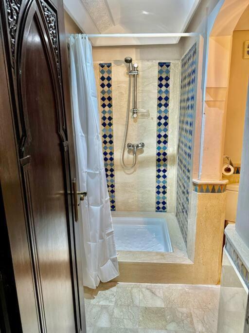 Apartment Beautiful Hivernage With Pool & Balcony, Near Attractions *