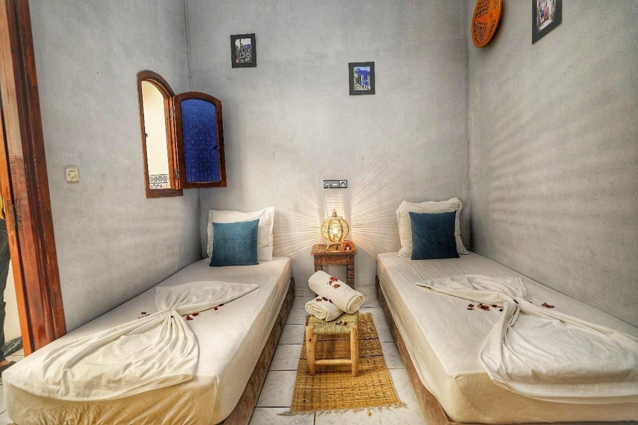 Amirkesh And Pool Guest house *