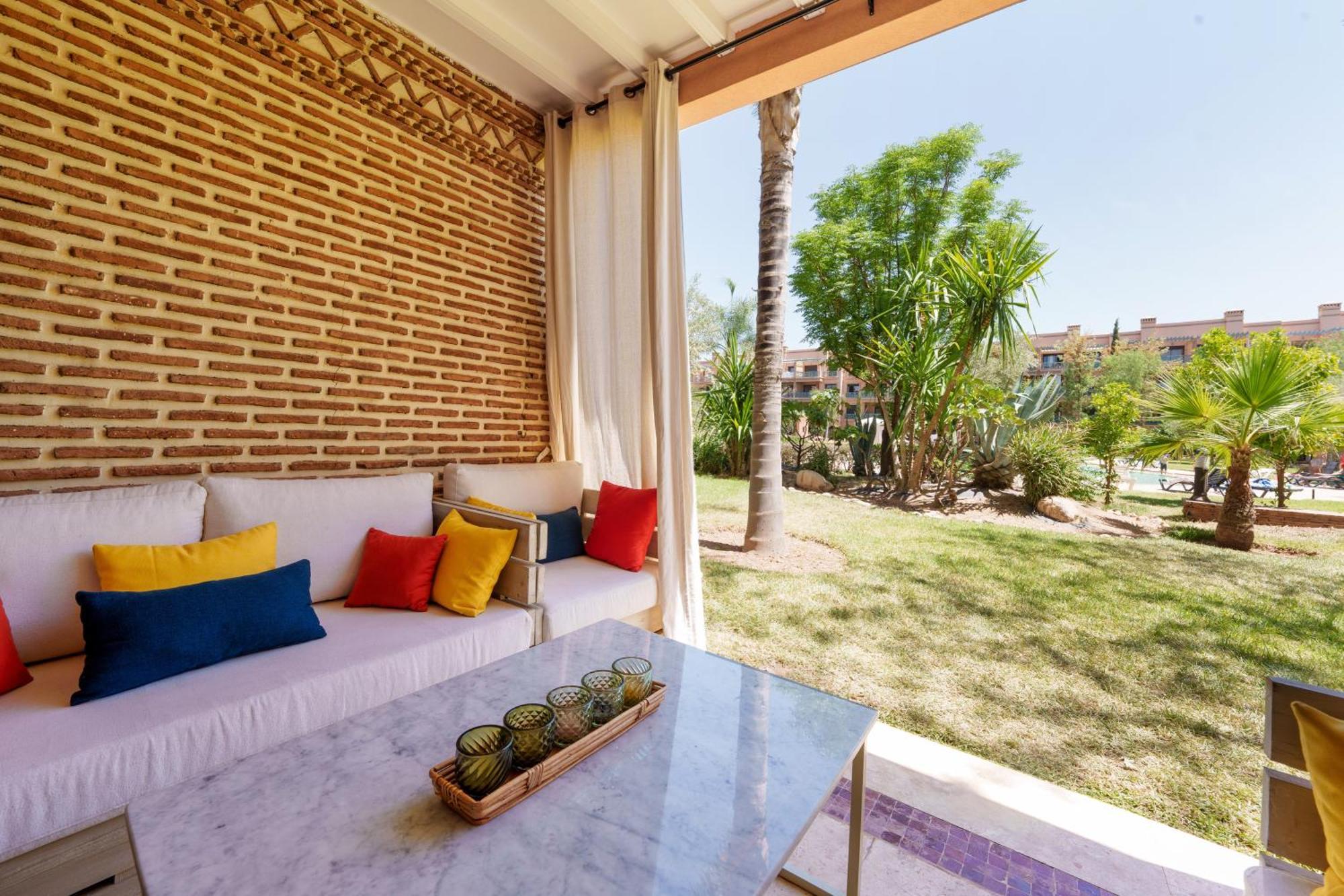 Chill On The Oasis Poolside Luxury *