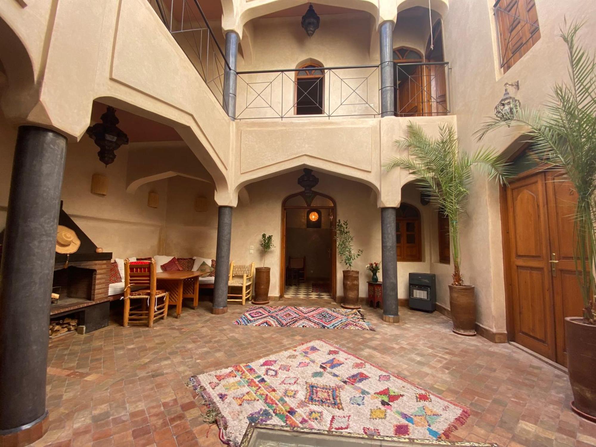 Sabah Guest house *