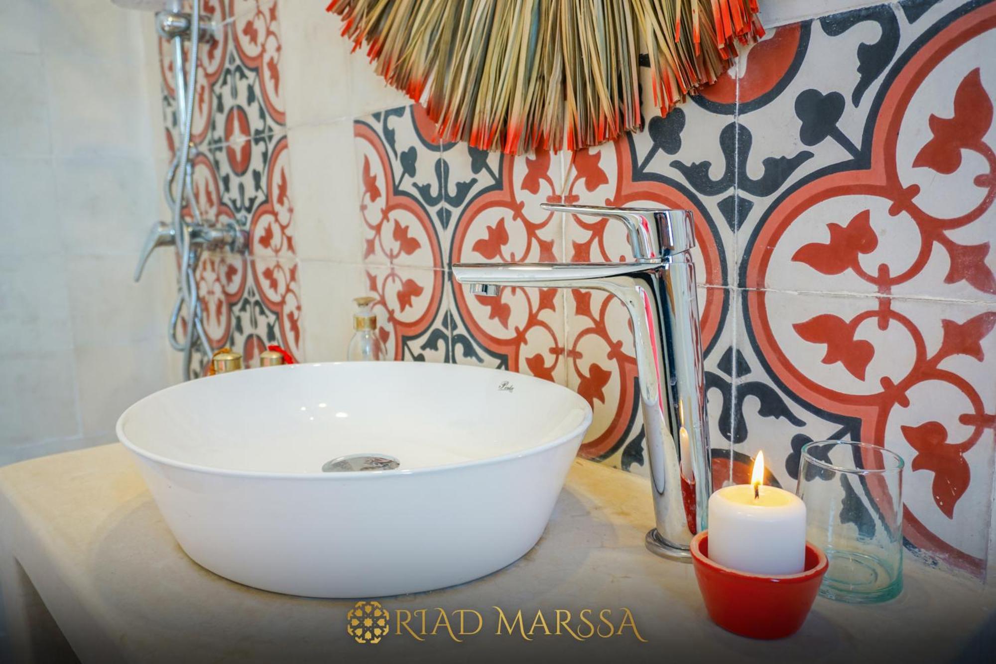 Marssa, Prive Zen Avec Belle Piscine Dans La Medina *