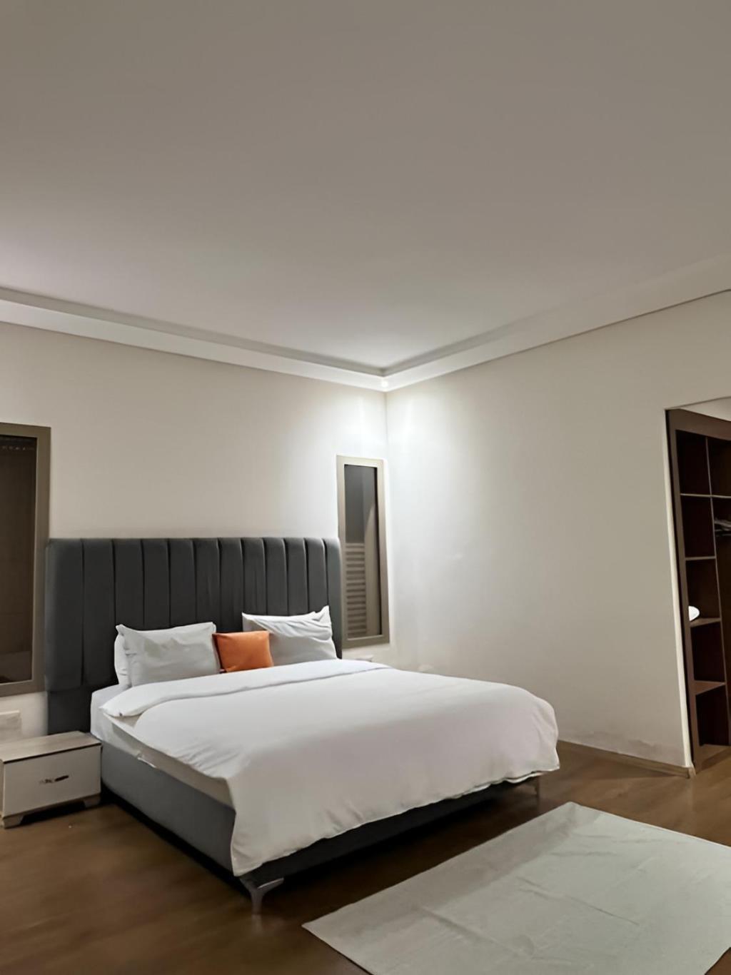 Saphire Villa *