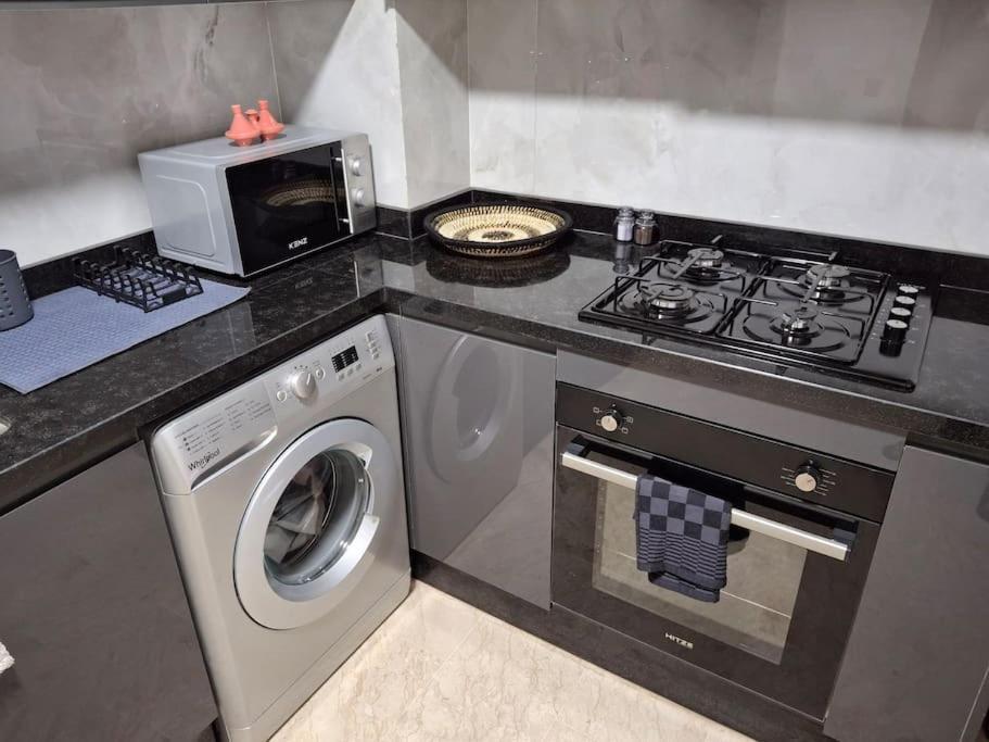 Apartment Hypercentre, Cosy, 2 Piscines, Sauna, Hammam