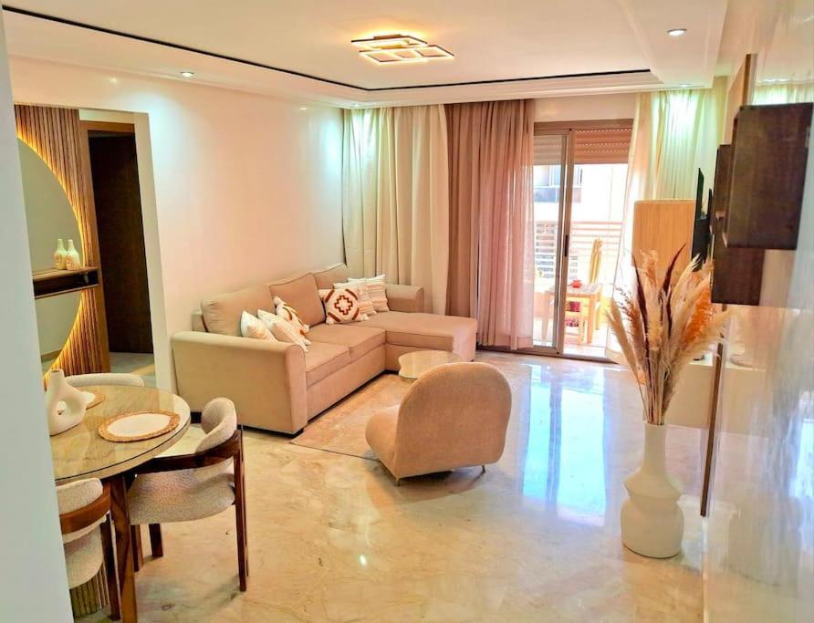 Apartment Hypercentre, Cosy, 2 Piscines, Sauna, Hammam