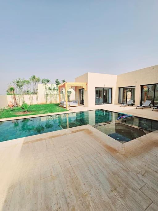 Hanaine, Piscine Cuisiniere Villa Marrakesh