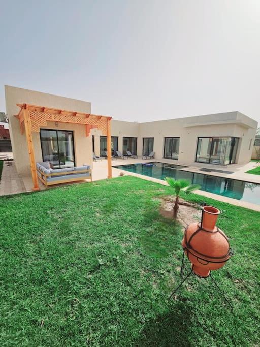 Hanaine, Piscine Cuisiniere Villa Marrakesh