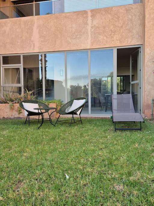 2ch Rez De Jardin Piscine