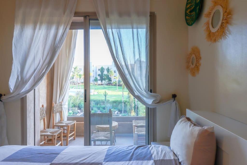 Apartment Prestigia 2br With Pool View