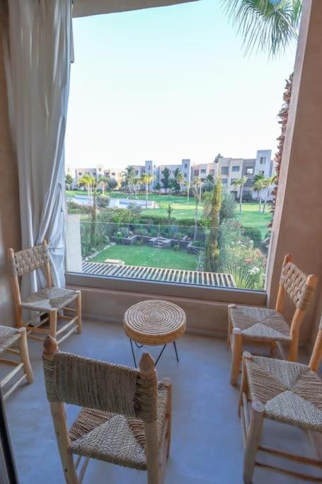 Prestigia 2br With Pool View *