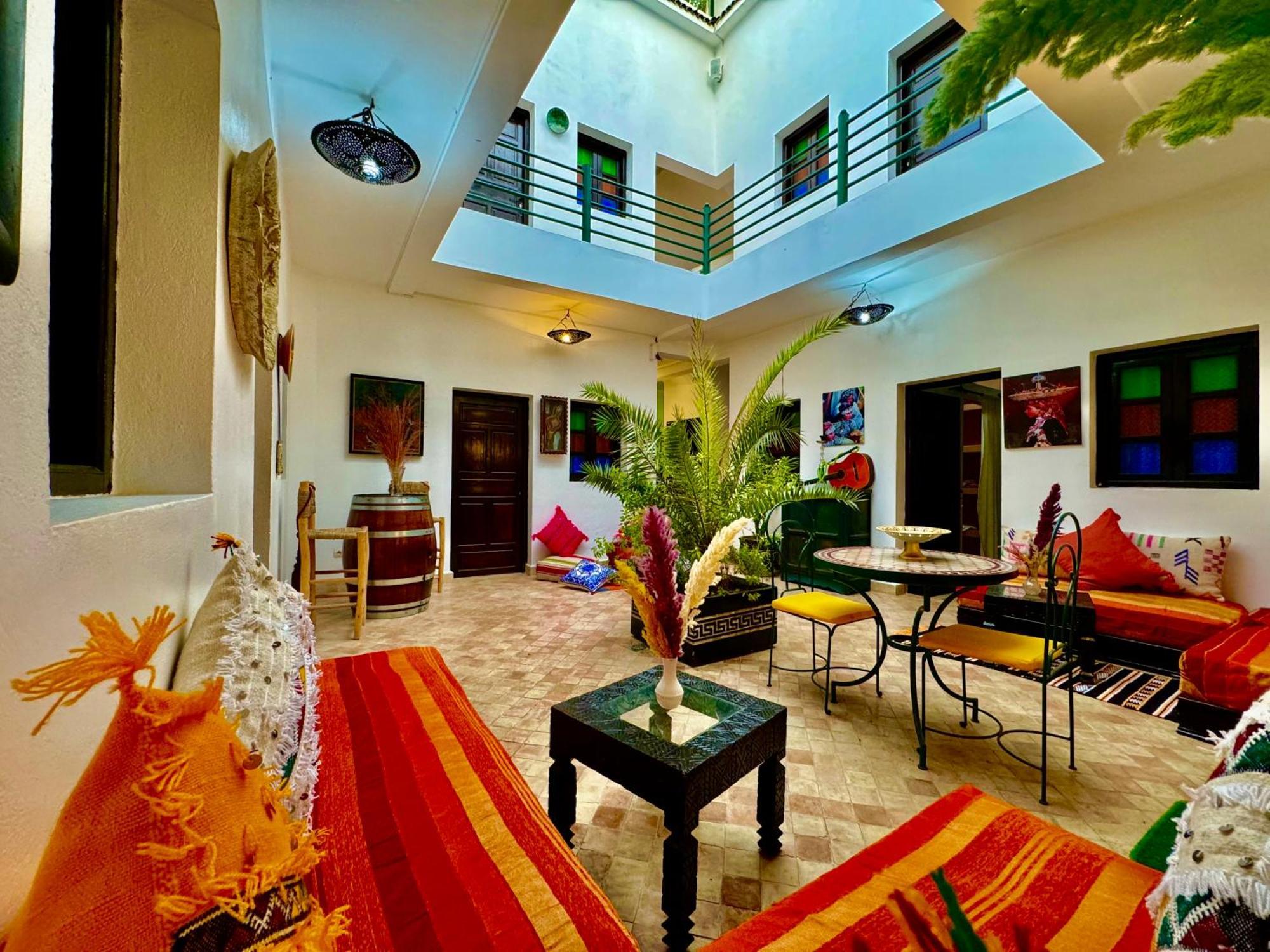 Iklil Riad *