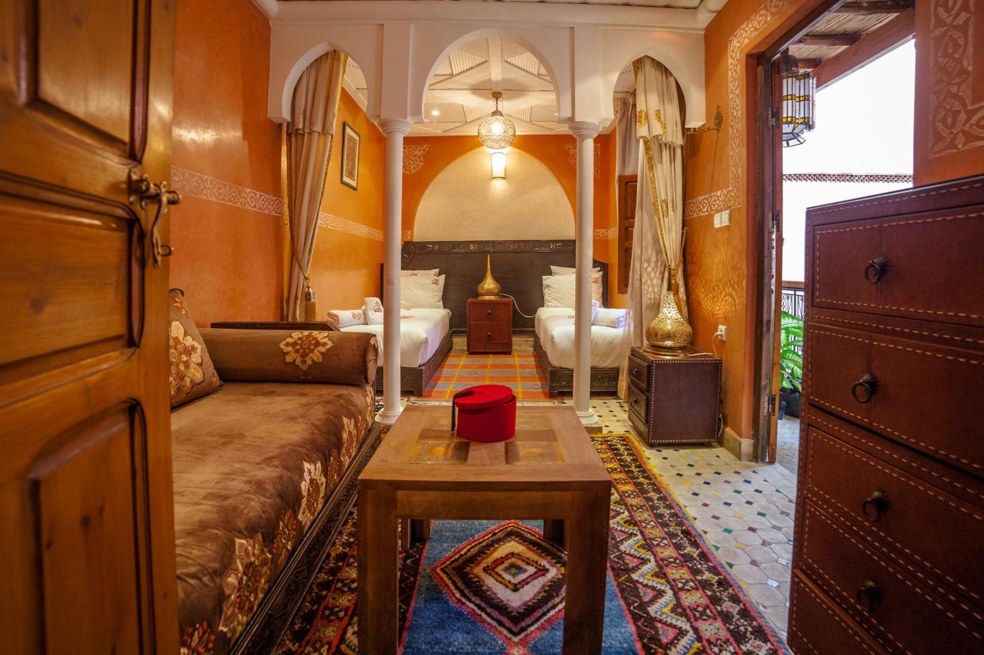 Riad Ikalimo 1 *