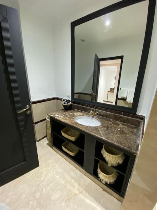 Lotus Apartment *