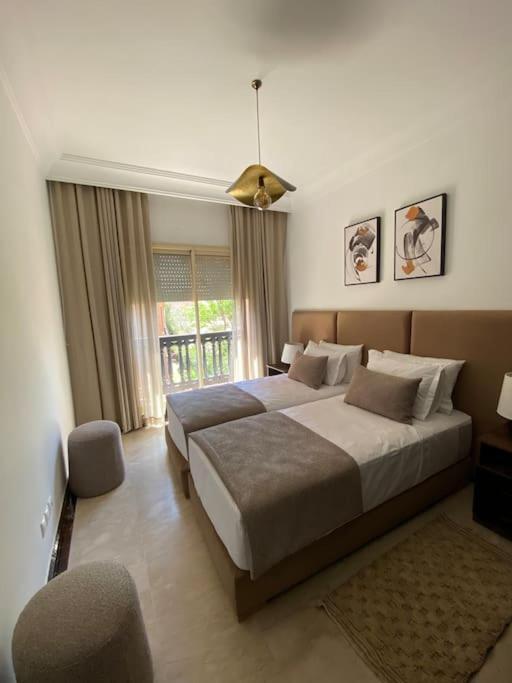 Lotus Apartment *
