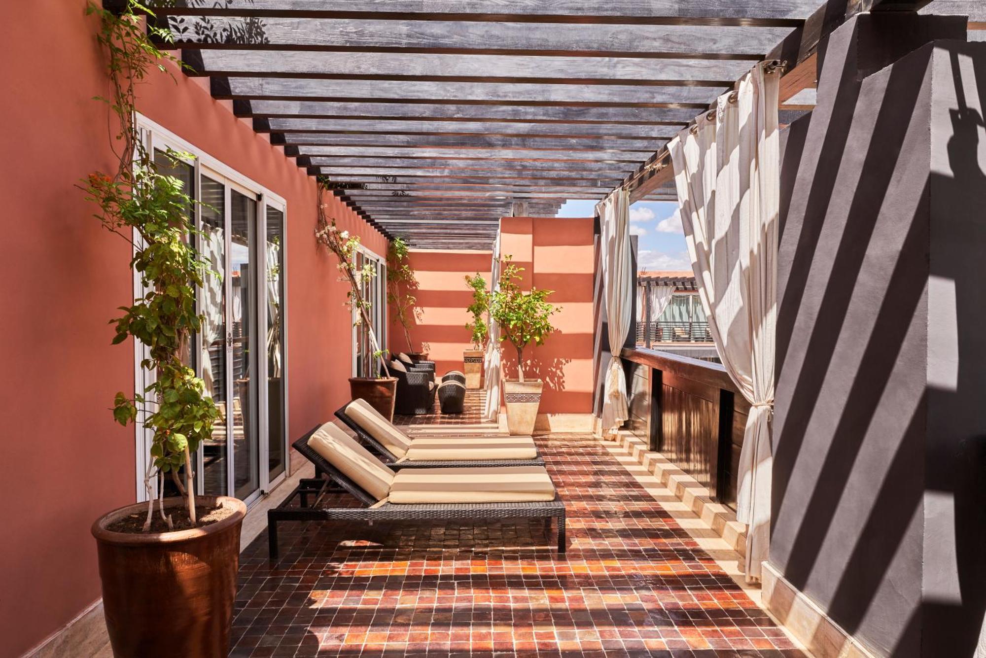 & Barriere Le Naoura 5* Marrakesh