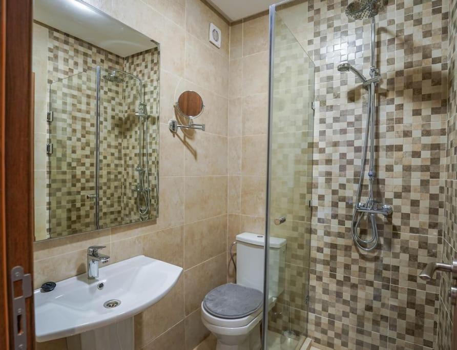 Spacieux Et Luxueux Apartment