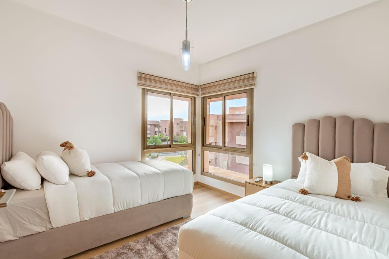 New! App Spacieux Avec Piscine Et Parking A Saphir Apartment *
