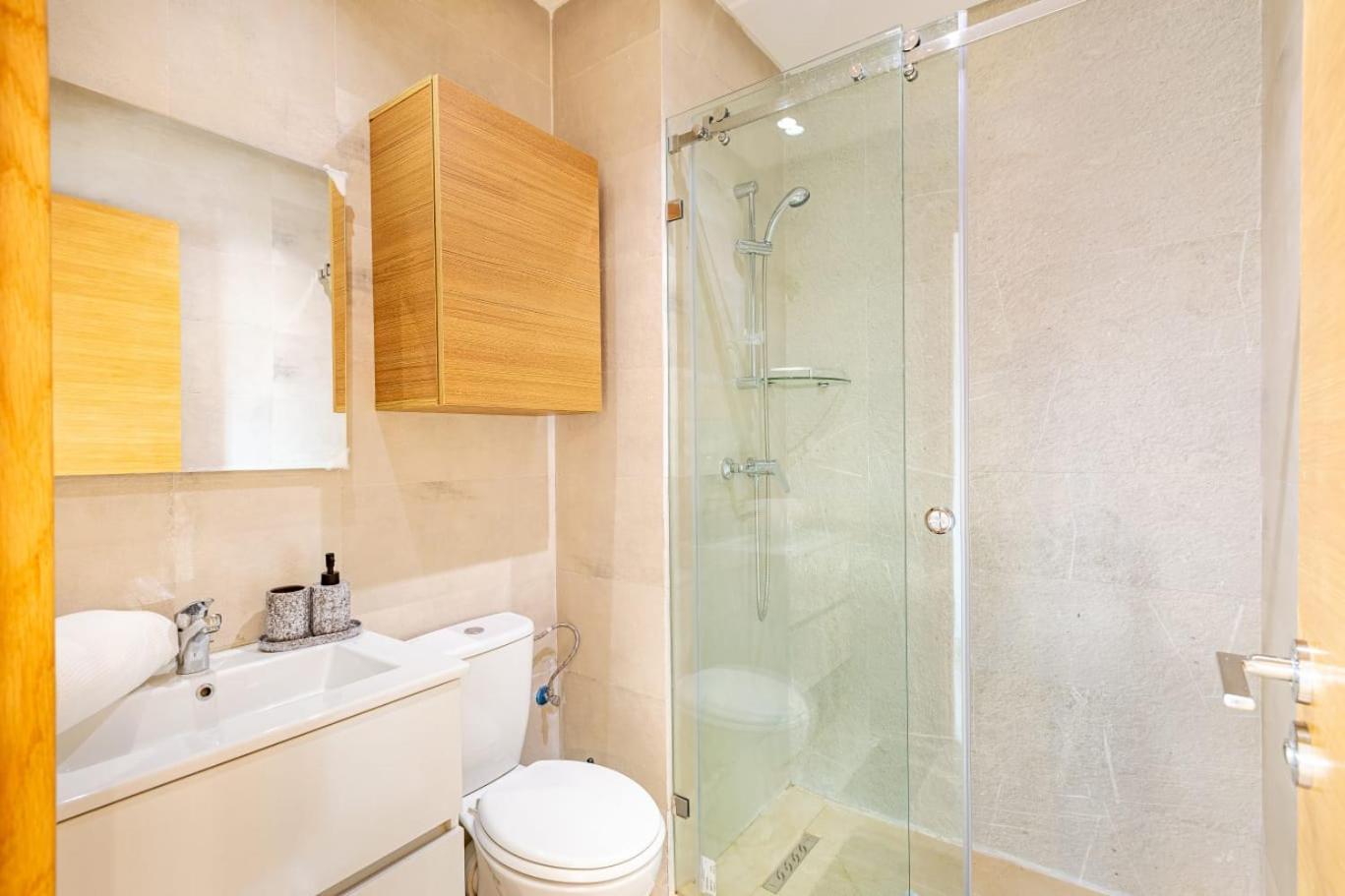 Apartment New! App Spacieux Avec Piscine Et Parking A Saphir