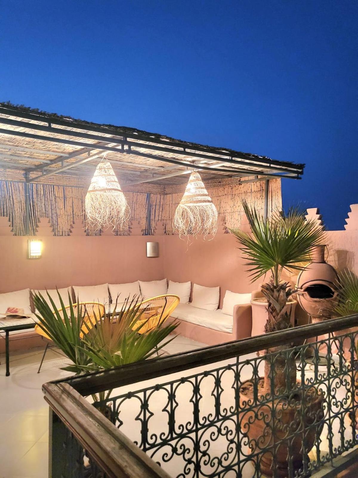 Melilo Avec Piscine Chauffee Casa de férias *