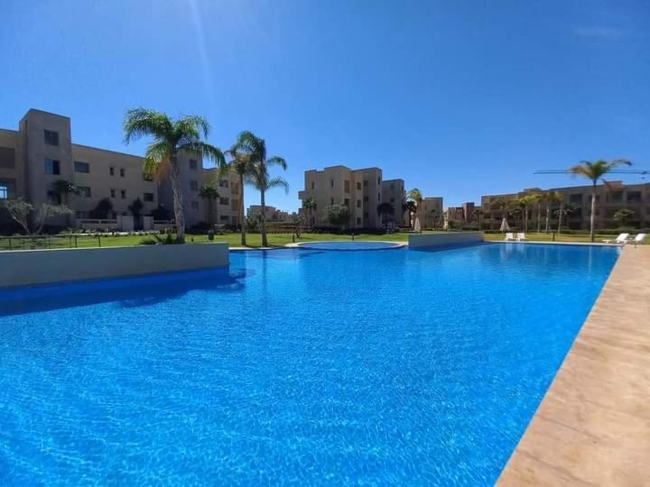 Prestigia With Pool Apartment