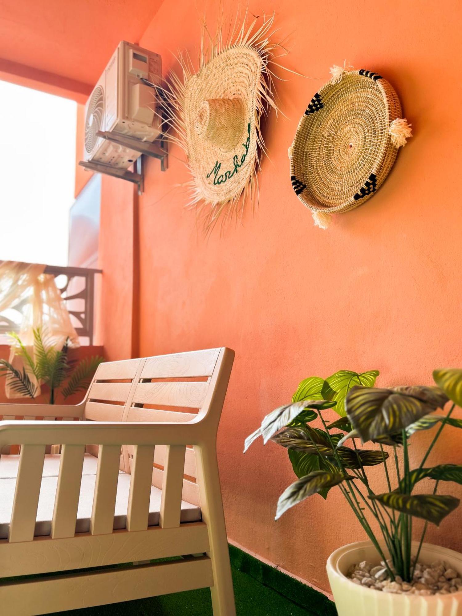Le Cocon Dore Avec Terrasse Ensoleillee Au Centre De Marrakech Appartement *