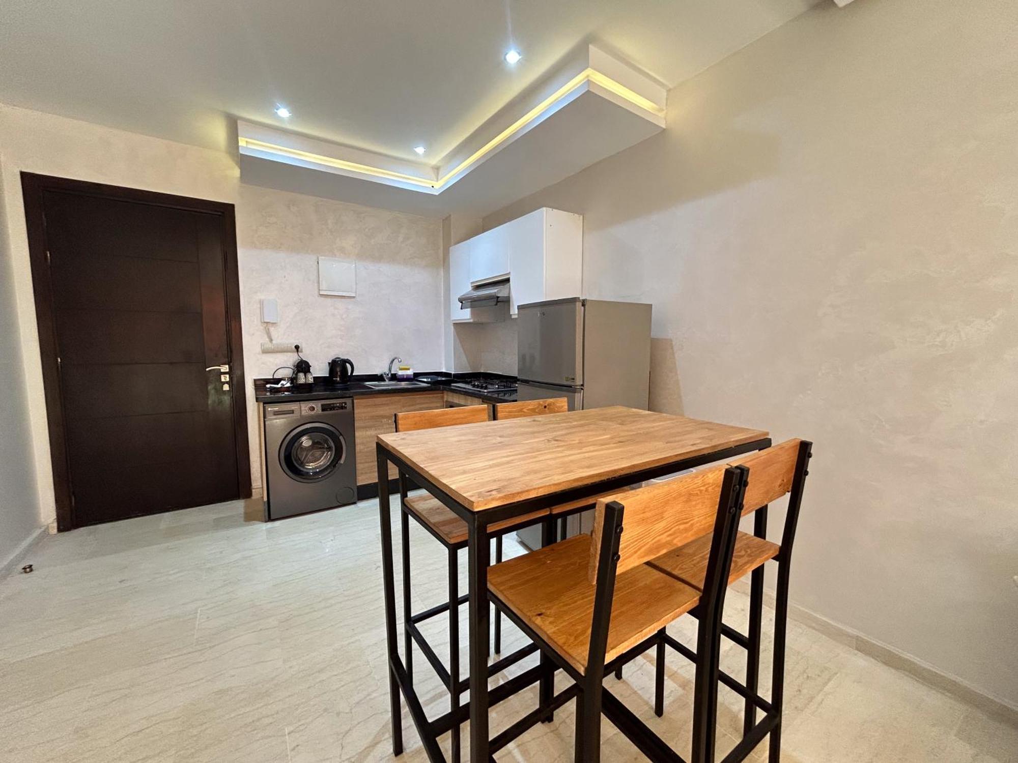 Le Cocon Dore Avec Terrasse Ensoleillee Au Centre De Marrakech Appartement
