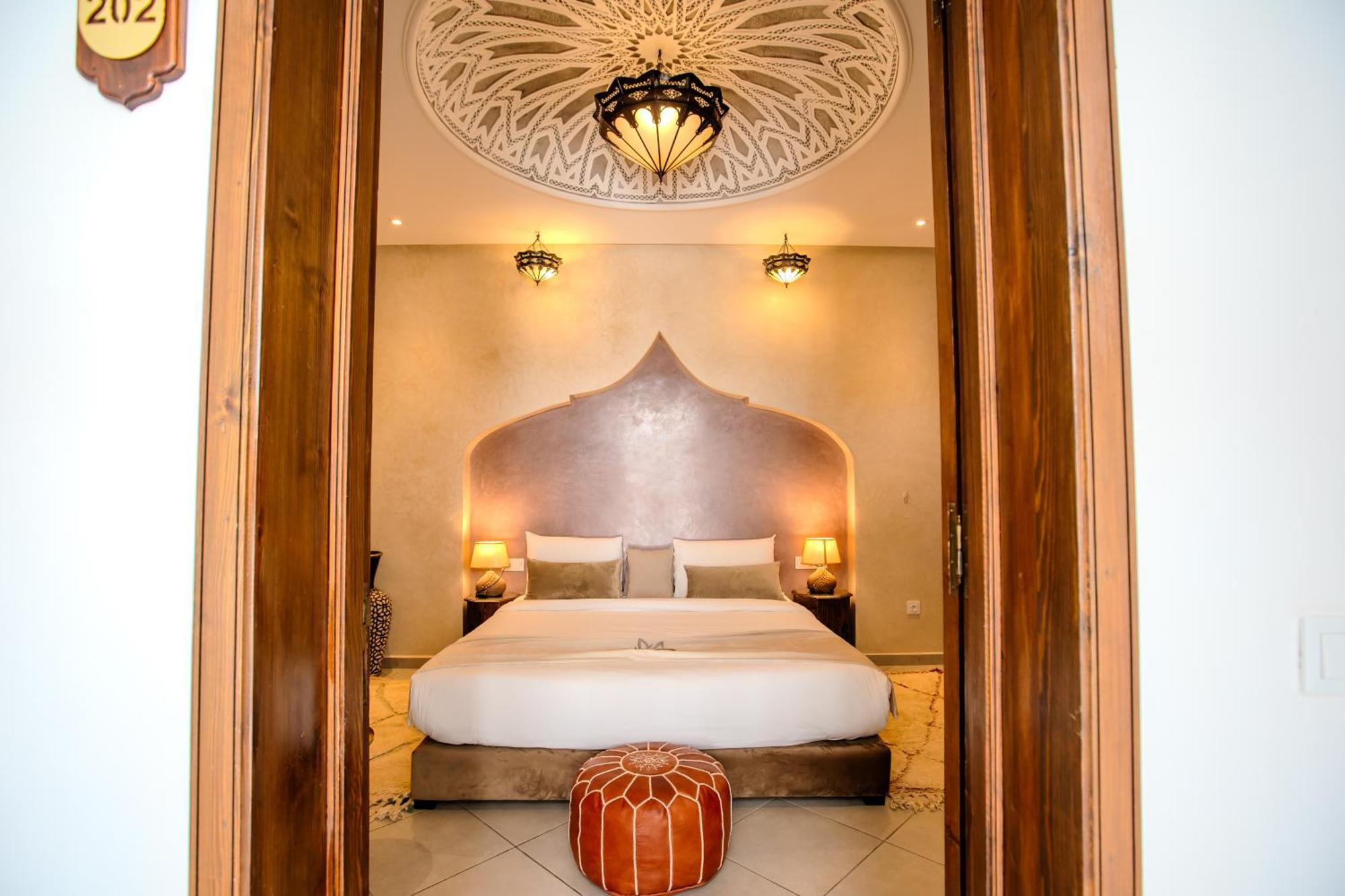 Mandana & * Marrakesh