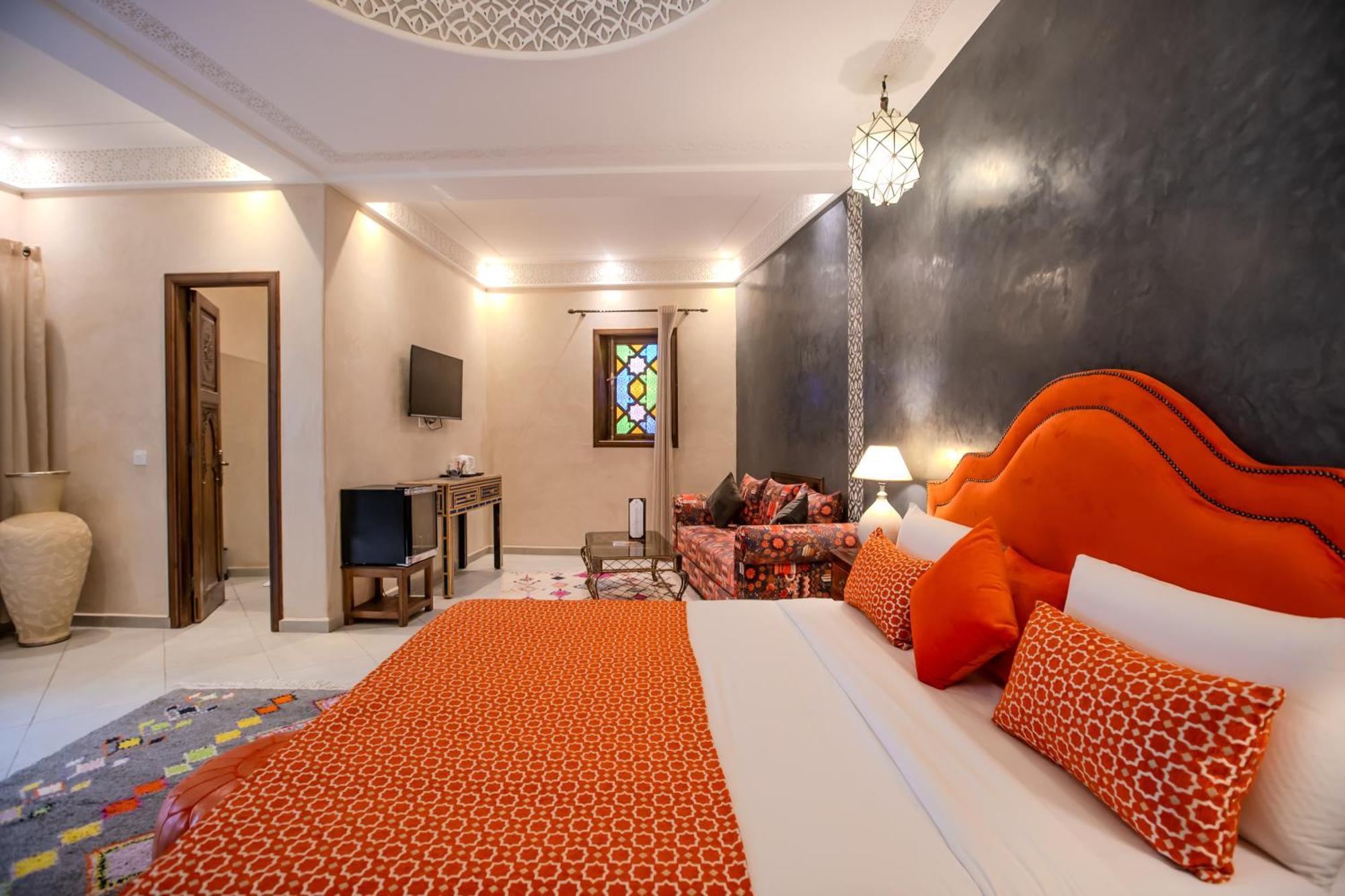 Guest house Mandana & *