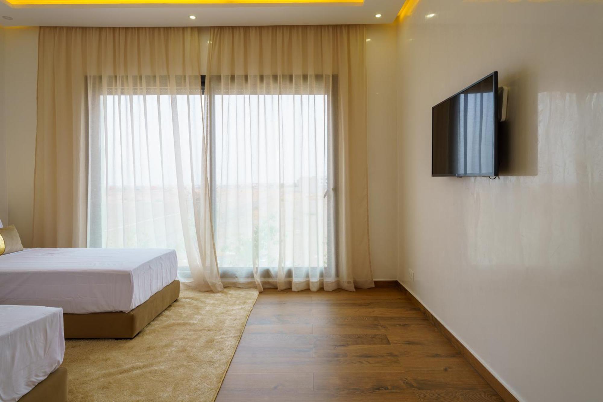 Golden Luxruy Serenity