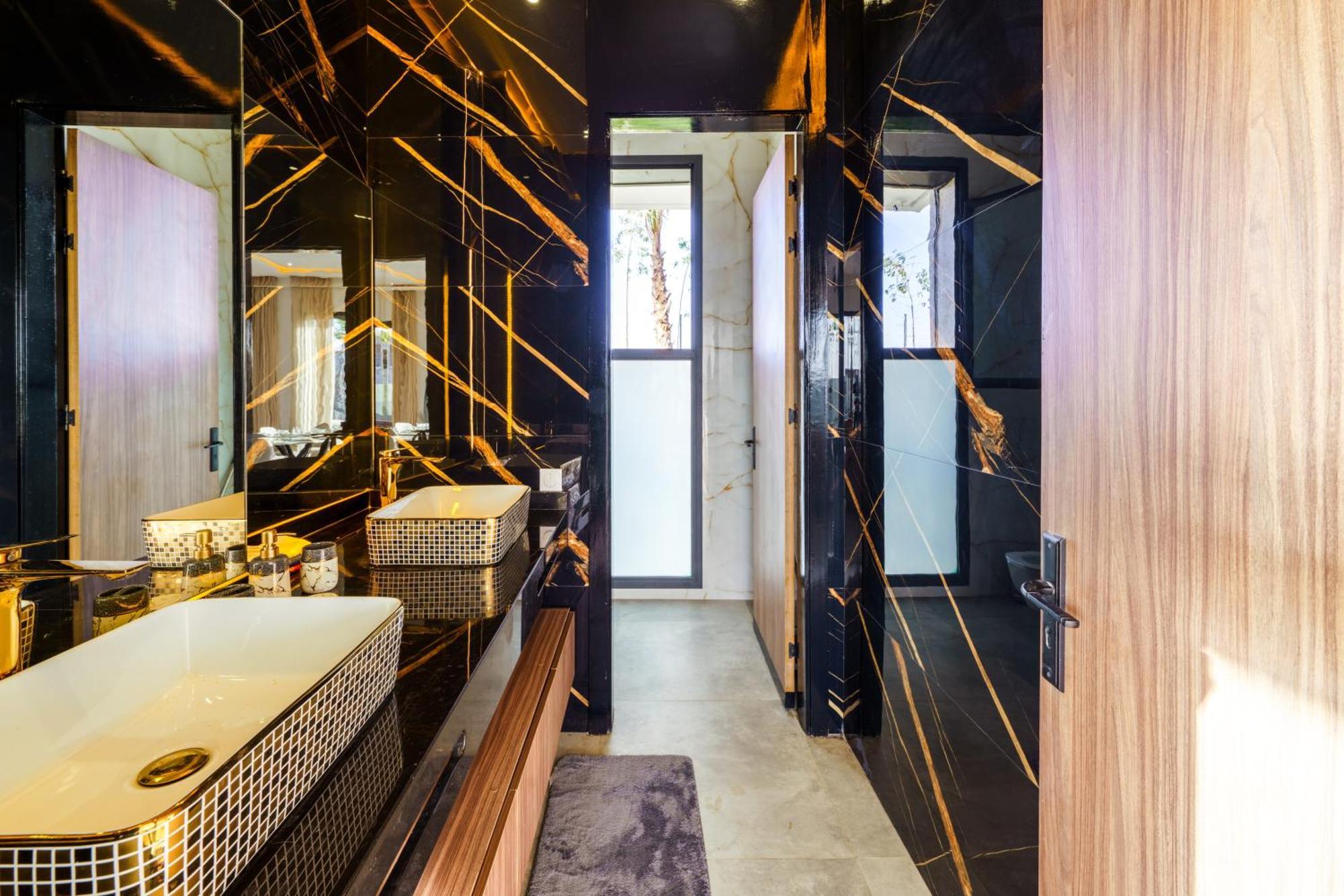 Golden Luxruy Serenity Villa *