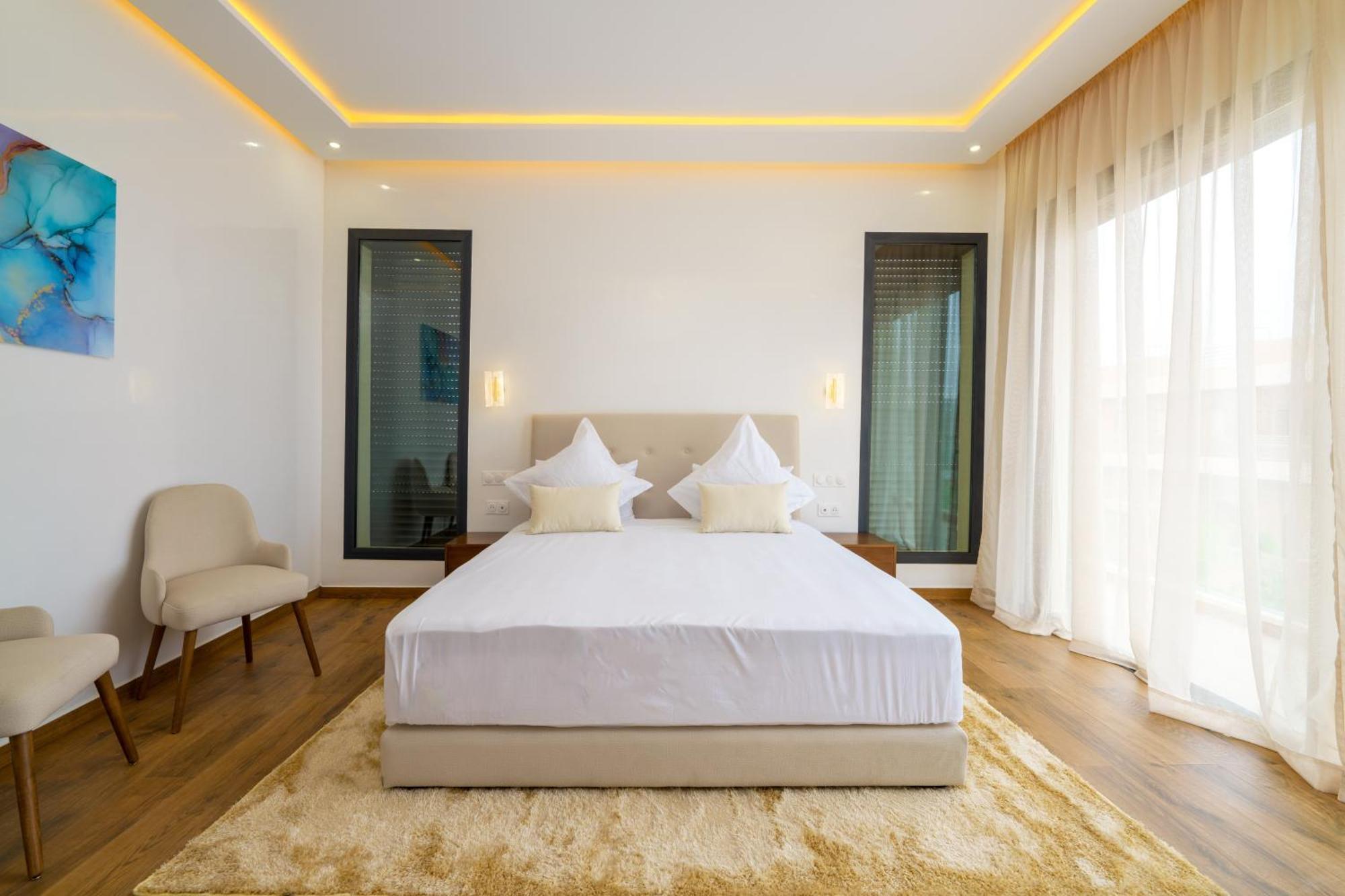 Golden Luxruy Serenity *