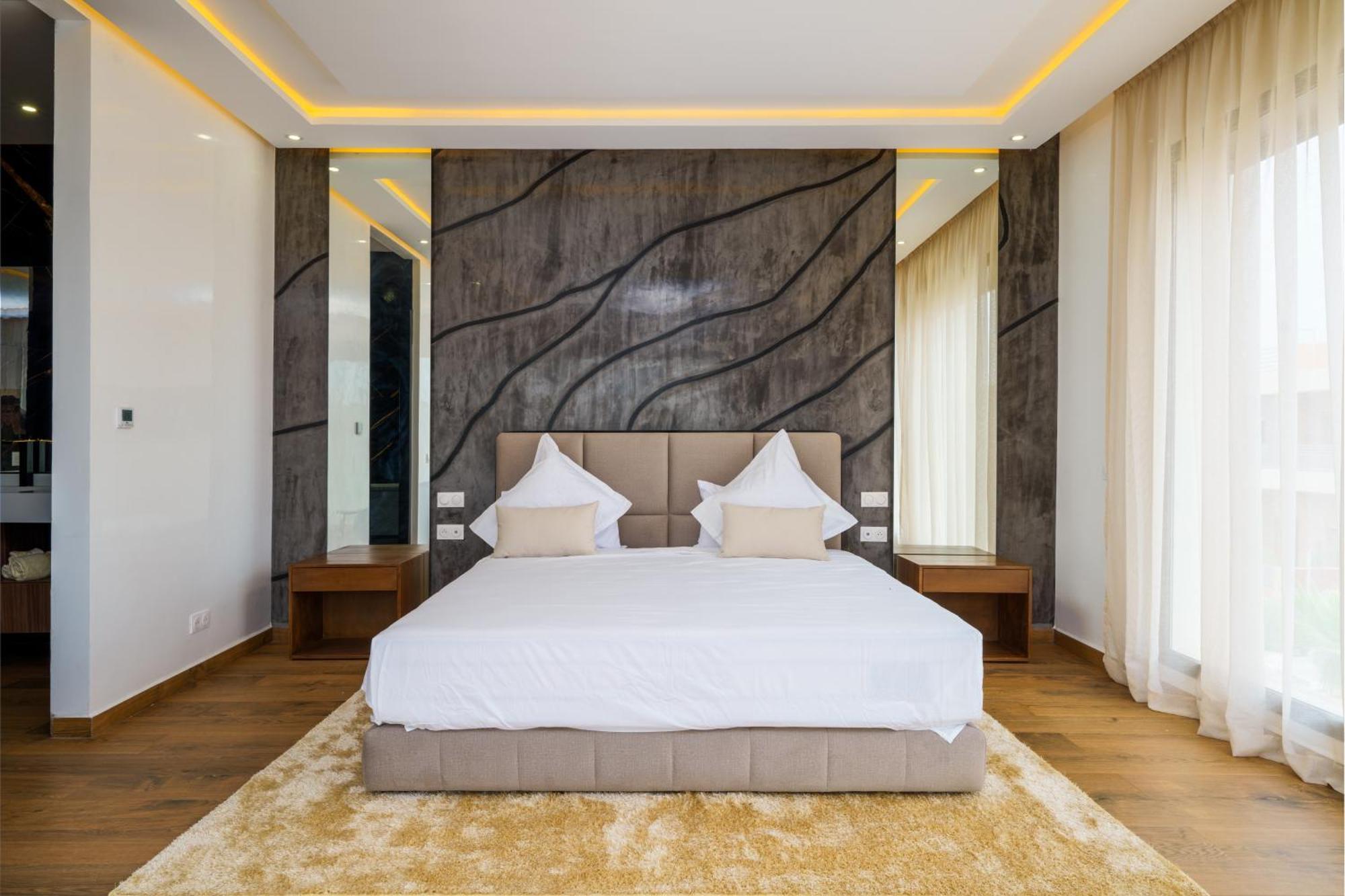 Golden Luxruy Serenity *