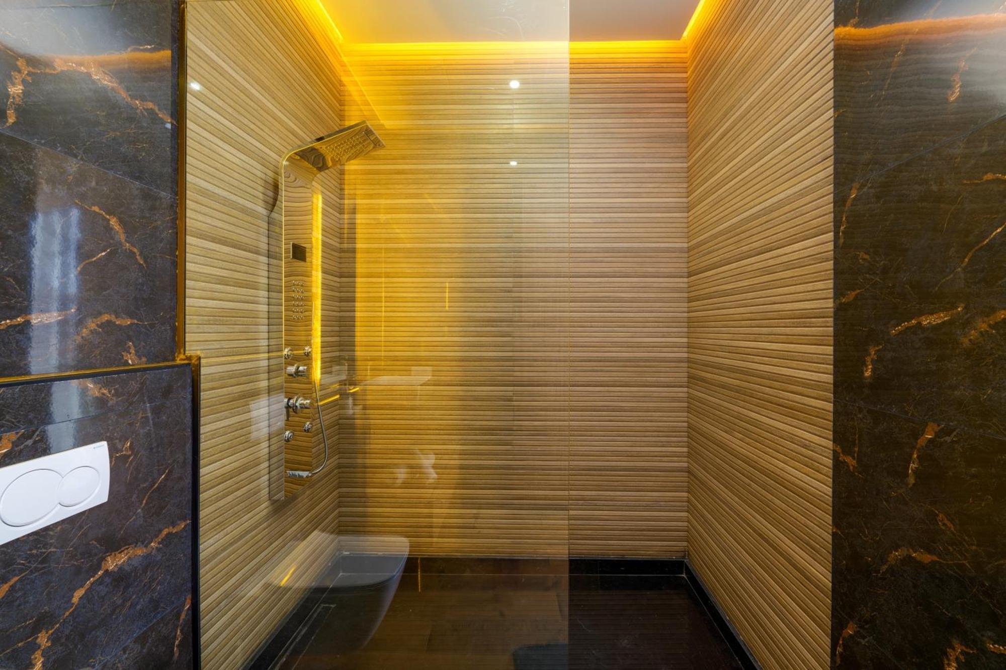 Golden Luxruy Serenity
