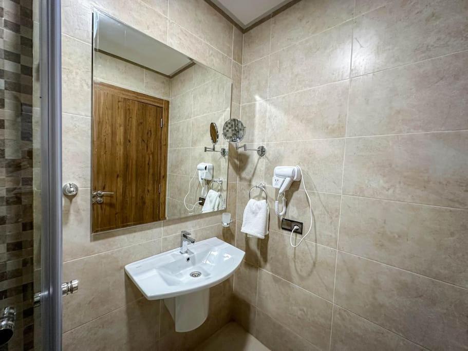De Luxe Bien Equipe Apartamento *