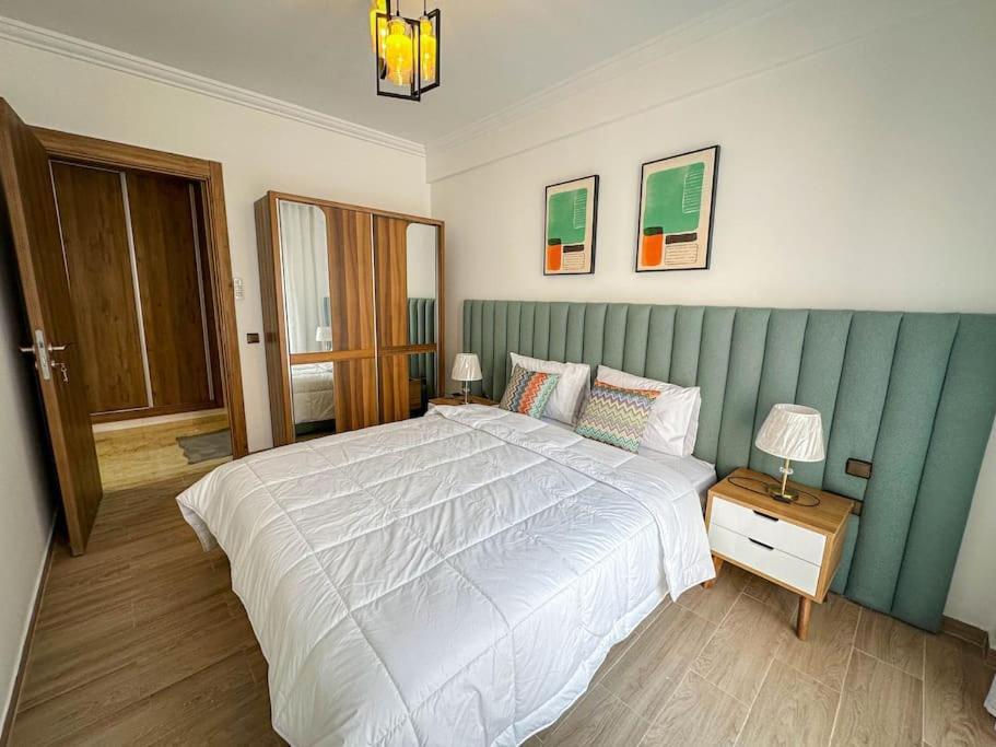 De Luxe Bien Equipe Apartment *