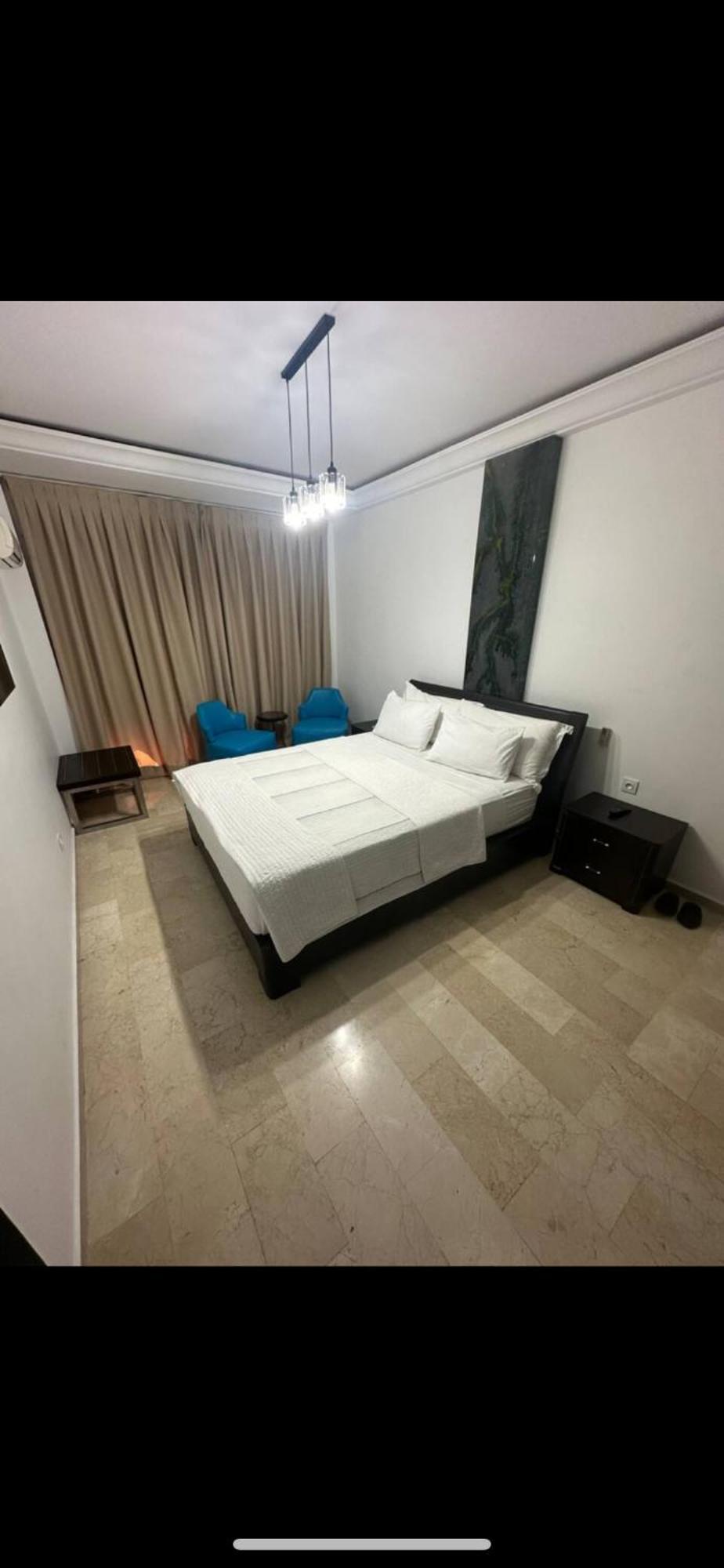 Modern, Cozy Apt-prime Location *