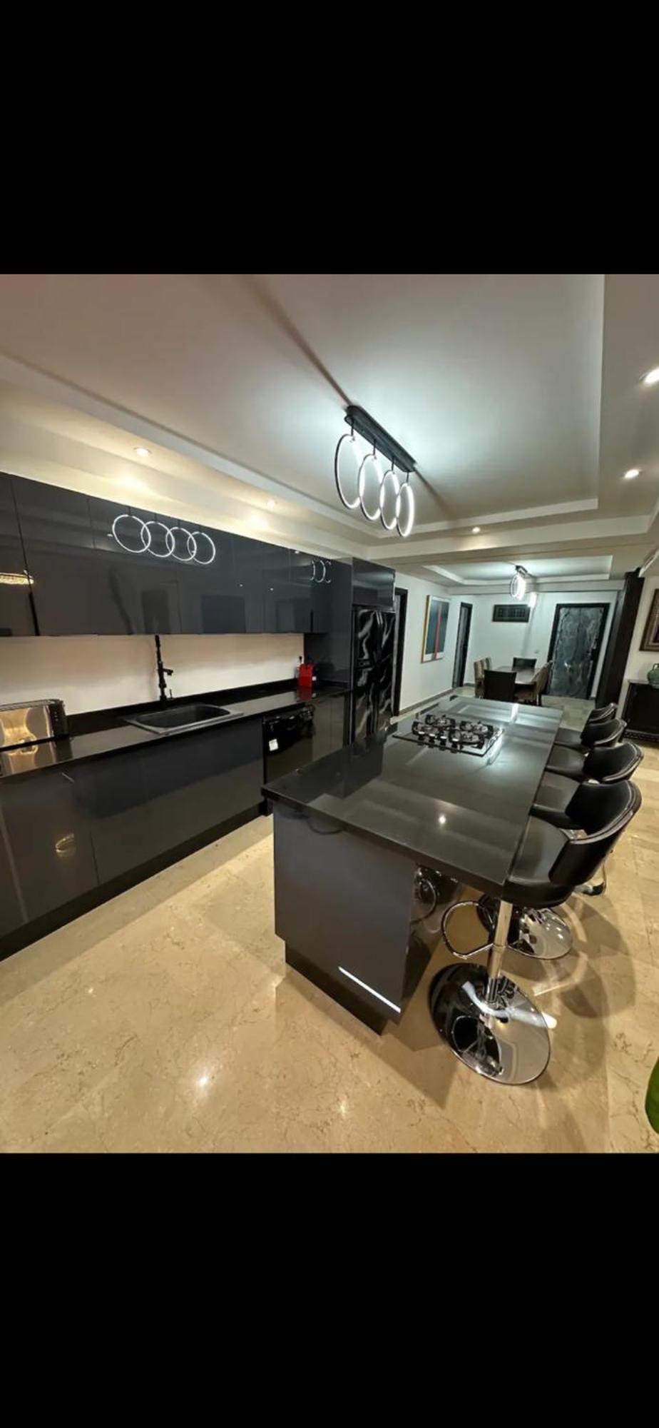 Modern, Cozy Apt-prime Location *