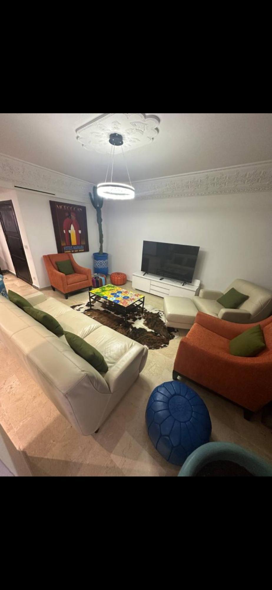 Modern, Cozy Apt-prime Location