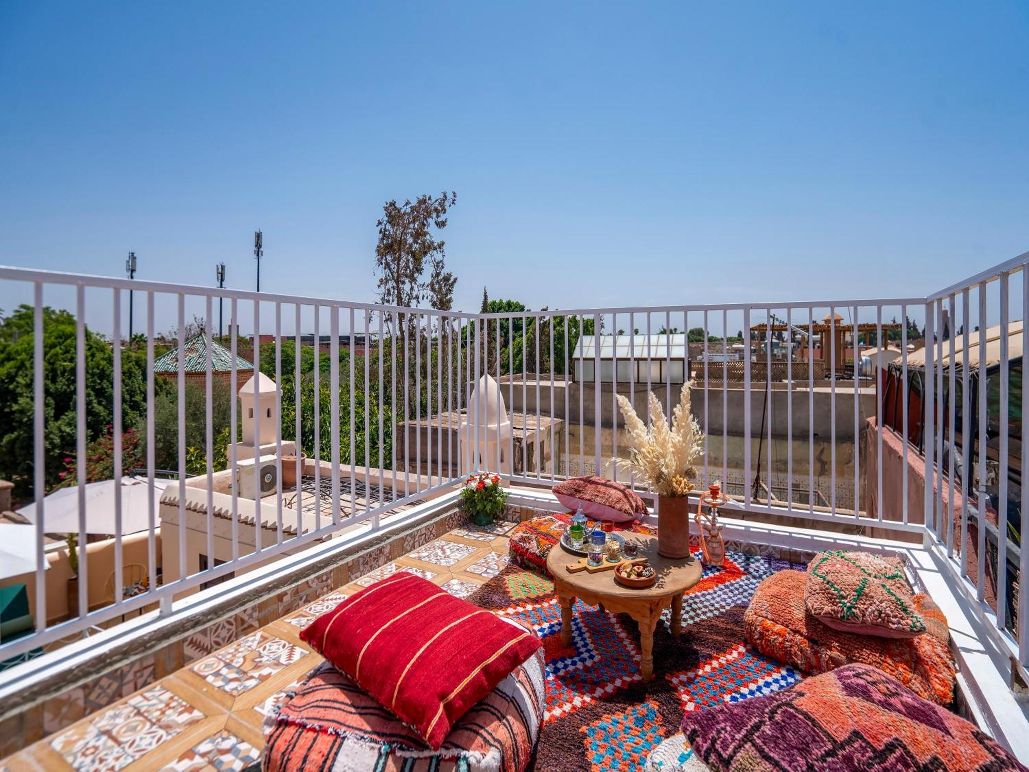 Riad Yalla Habibi *