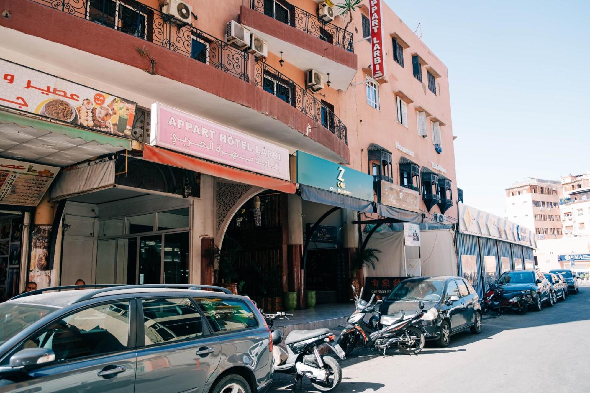 Apart Larbi Hostel *